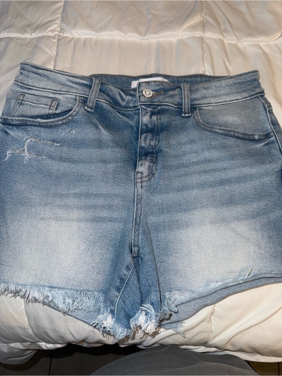 Zenana Outfitters Pants - Zenana Light Wash Distressed Denim Shorts